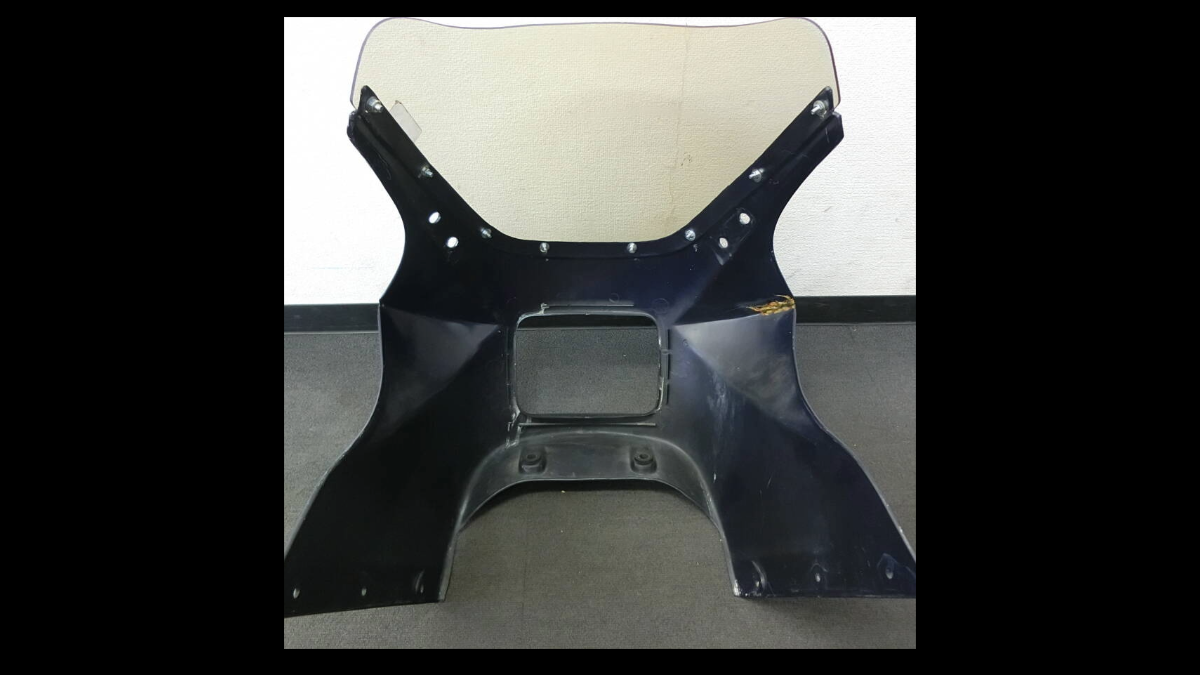 Upper Front Cowl – Suzuki RG250Γ (GJ21B) Walter Wolf Edition | Damaged, Repairable