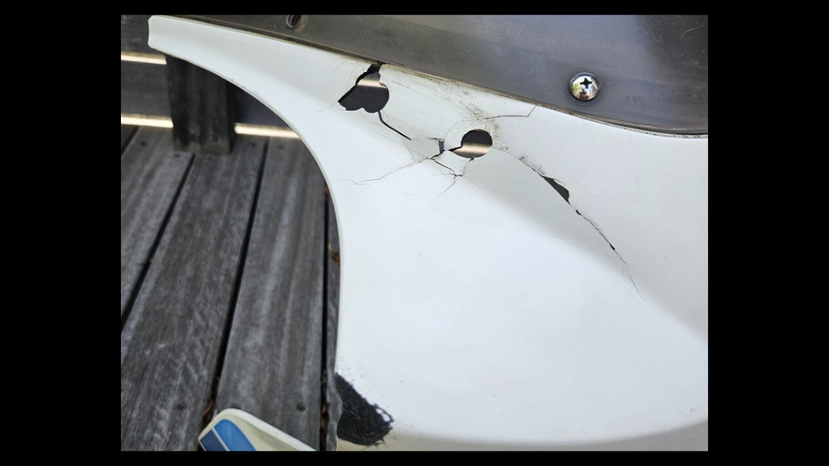 Genuine Front / Upper Cowl with Screen – Suzuki RG250Γ (GJ21B)