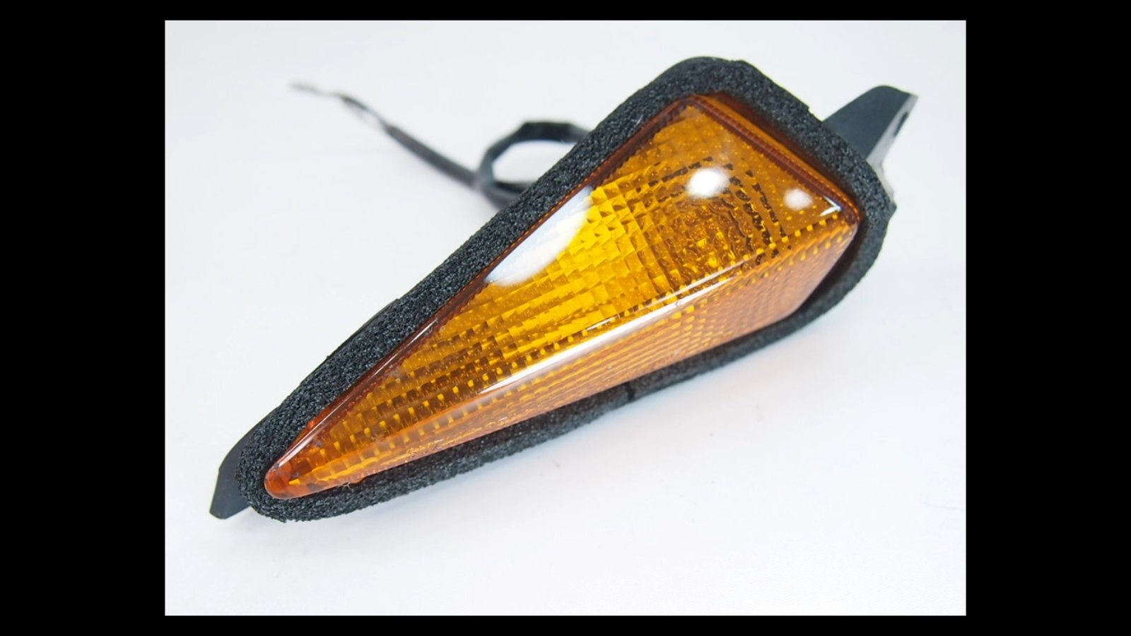 Genuine Front Left Turn Signal – Suzuki GSX750S Katana (3rd Gen / GR72A, 1984–1986)