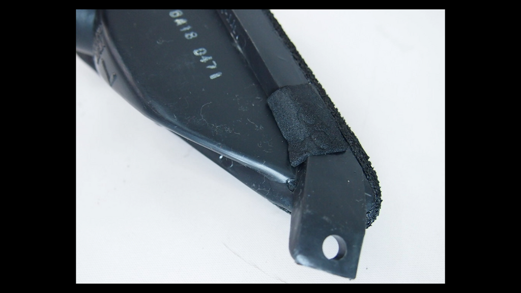 Genuine Front Left Turn Signal – Suzuki GSX750S Katana (3rd Gen / GR72A, 1984–1986)