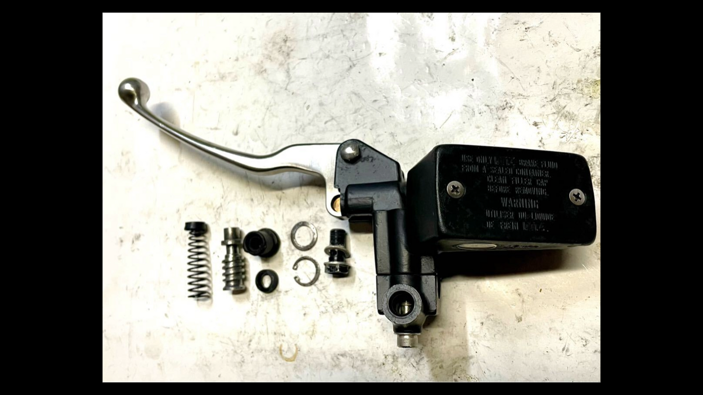 Genuine Clutch Master Cylinder with Lever – Suzuki GSX750S Katana (3rd Gen / GR72A)