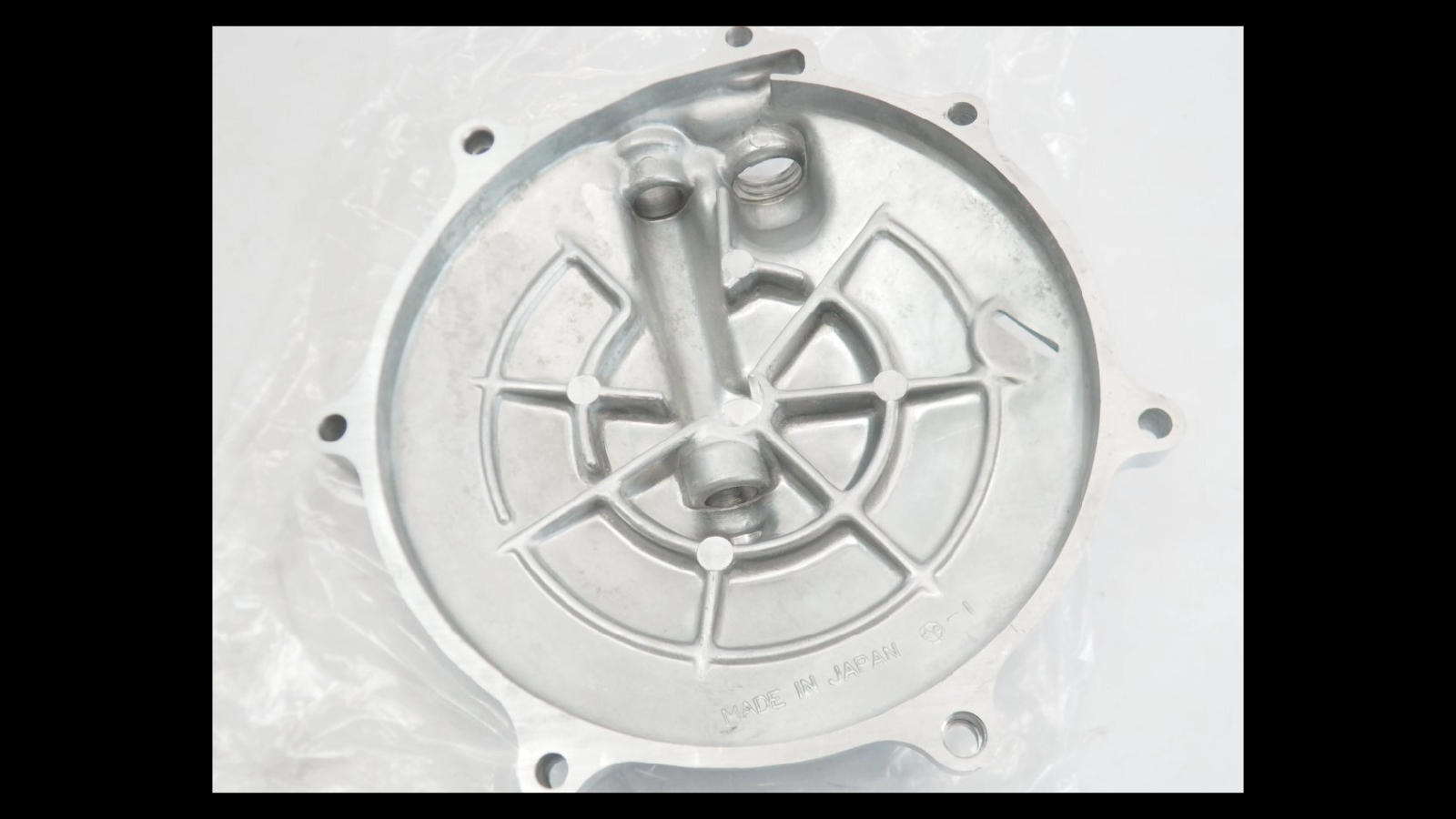 New Old Stock Clutch Cover – Kawasaki KR-1 / KR250B | Genuine OEM Engine Cover (Part No. 14024-1821)