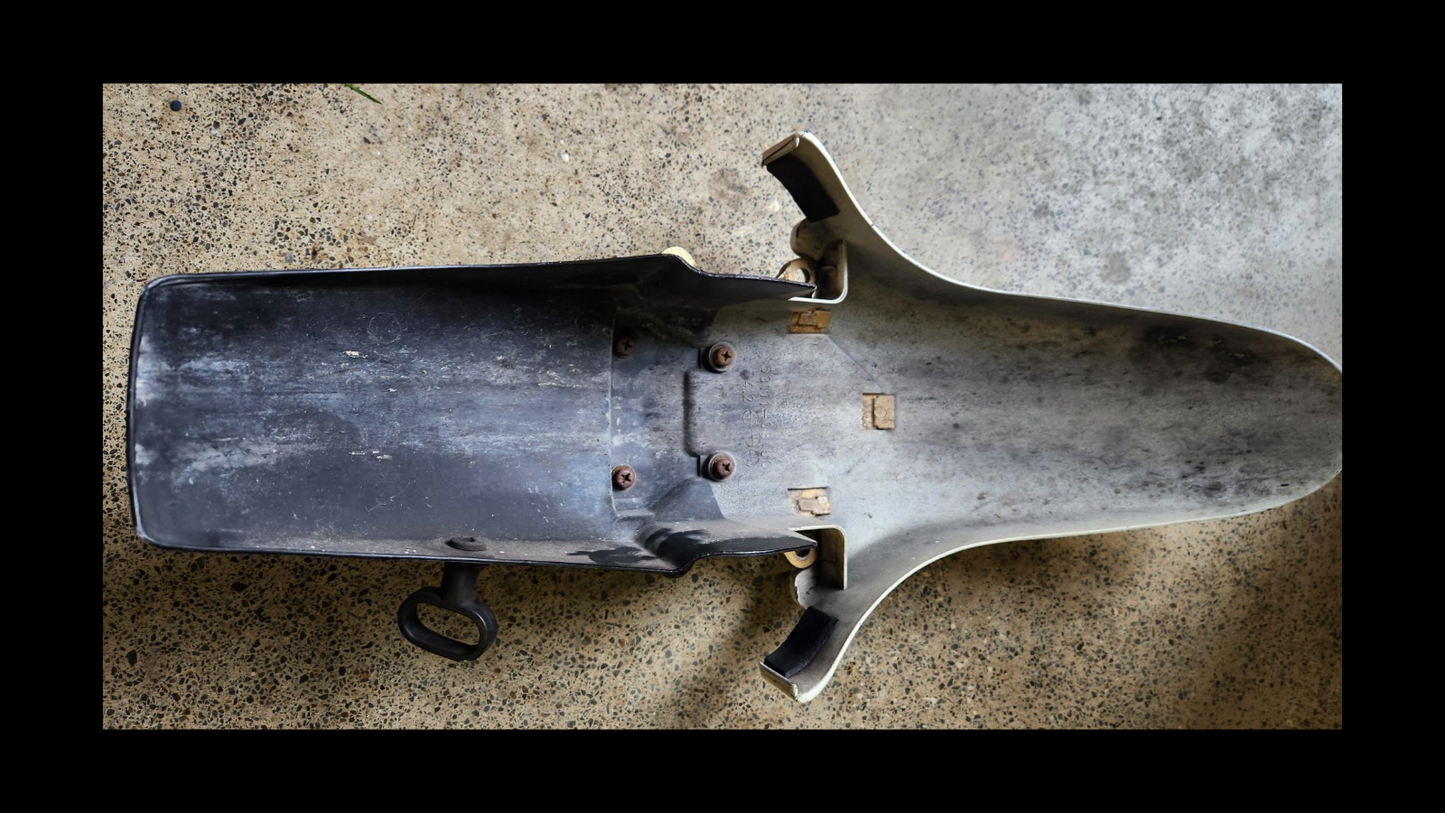 Genuine Front Mudguard – Suzuki GSX750S3 Katana (GR72A) | OEM Fender