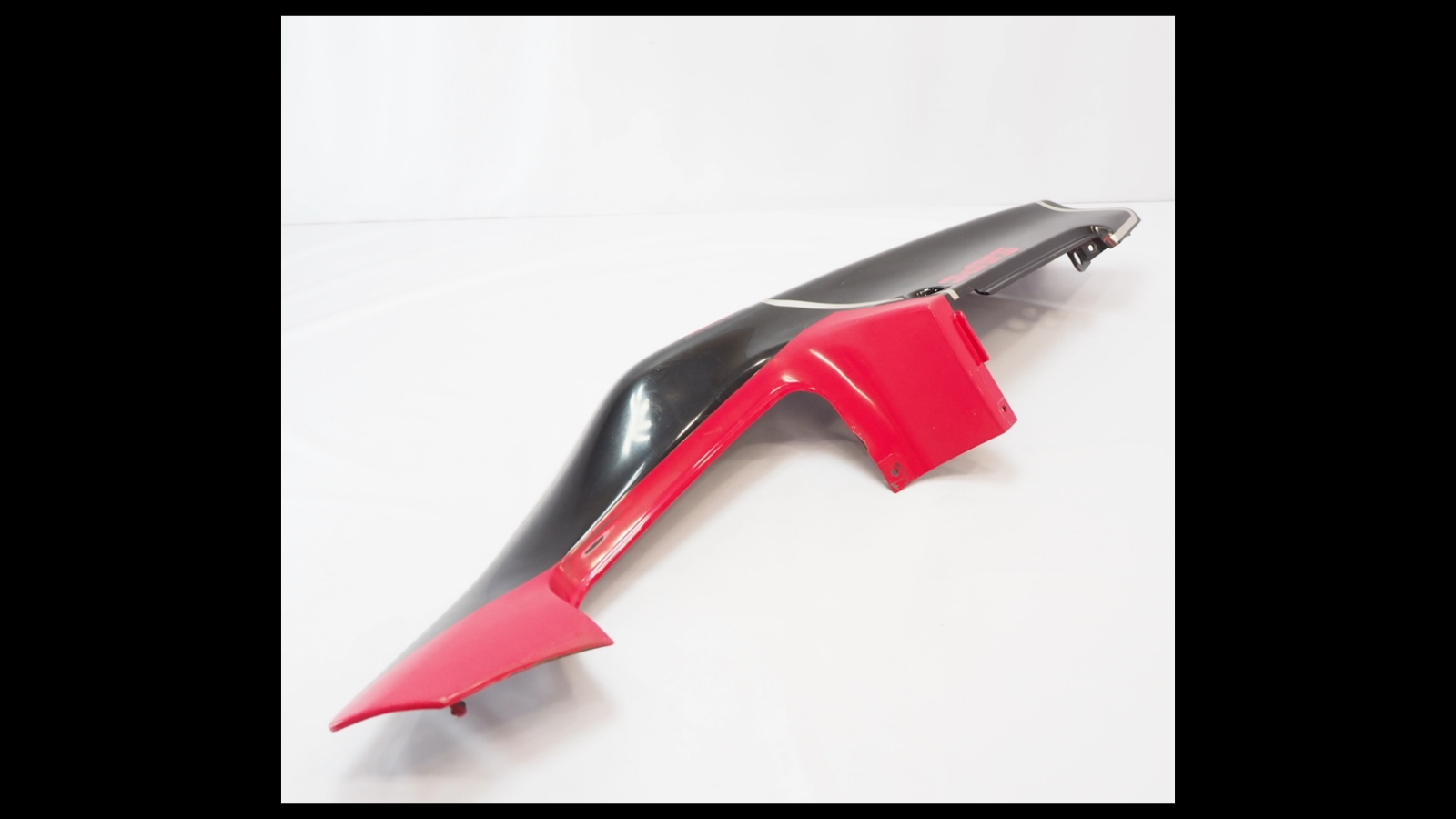 Suzuki RGV250 VJ22A Right-Side Seat Cowl (OEM)