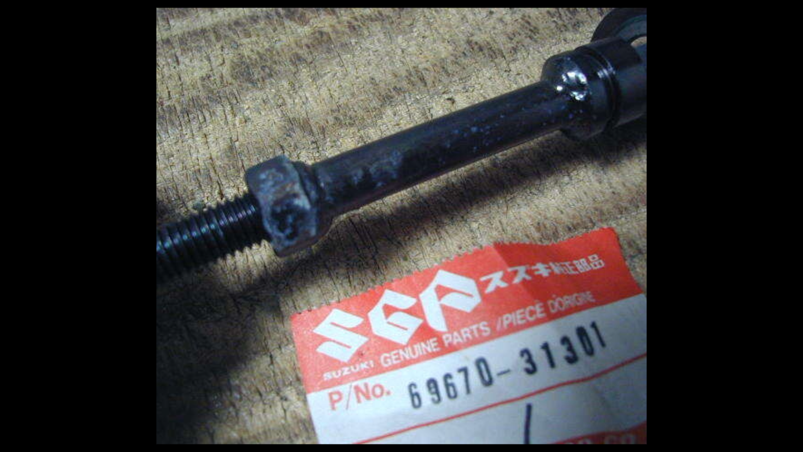 GSX750S Katana (3rd Model, GR72A) – Genuine Rear Brake Rod (Unused)